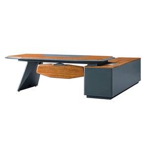 Офисный стол руководителя с ящиками для файлов