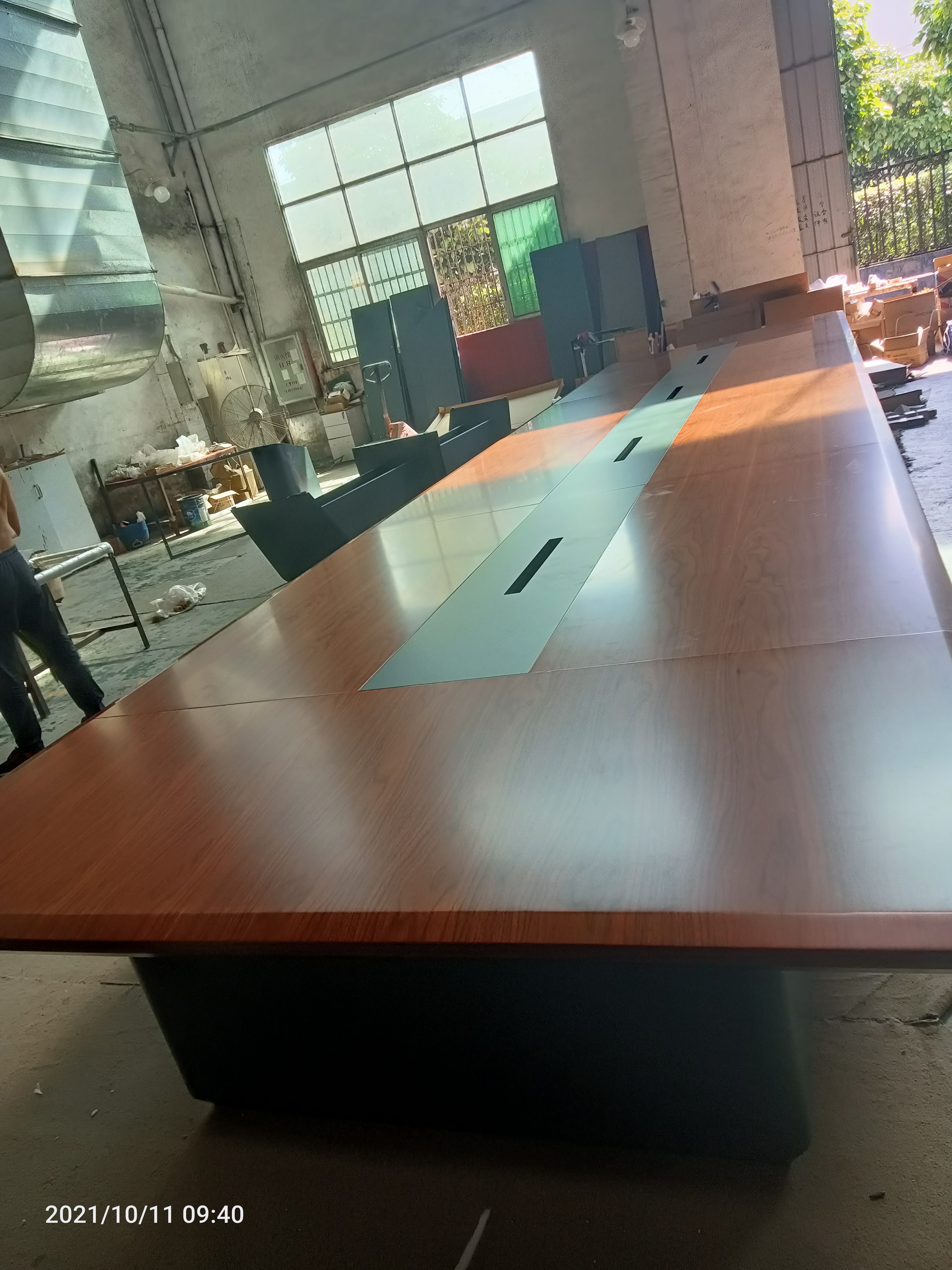 Конференц-стол