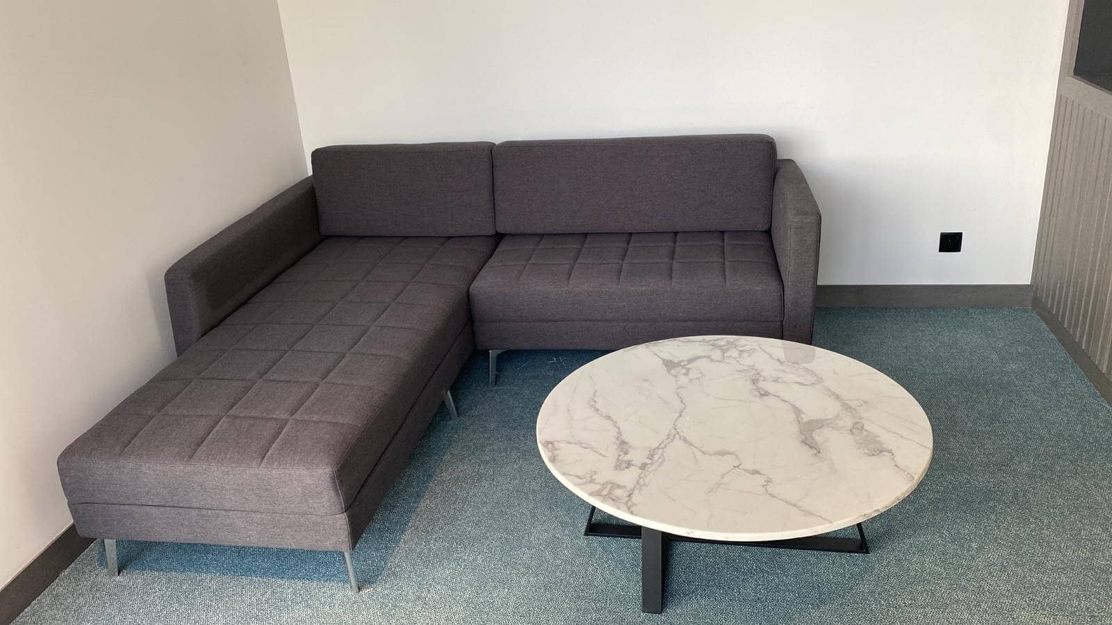 Г-образный диван