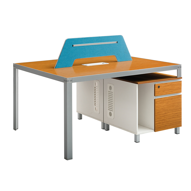 Рабочий стол для одного человека