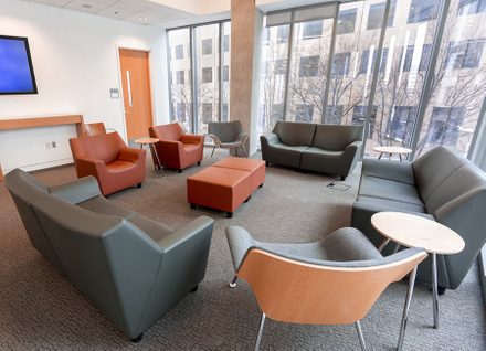 Кожаный диван