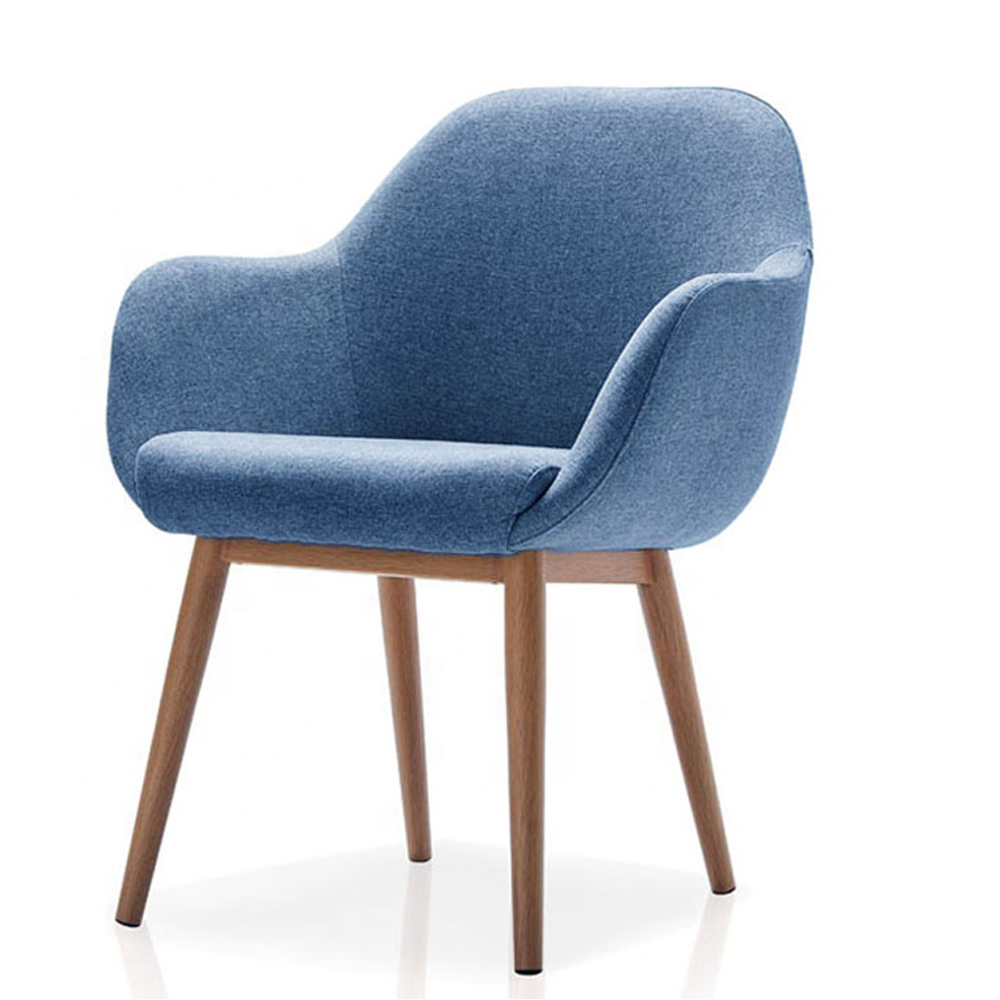 Роскошное кресло для отдыха с подлокотниками