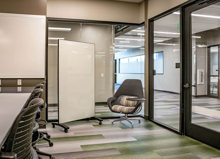 Комната для переговоров